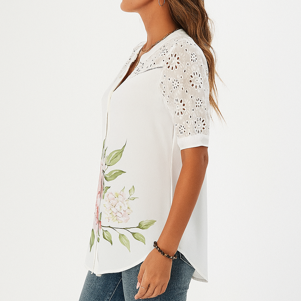 Chemise à dentelle et motif floral